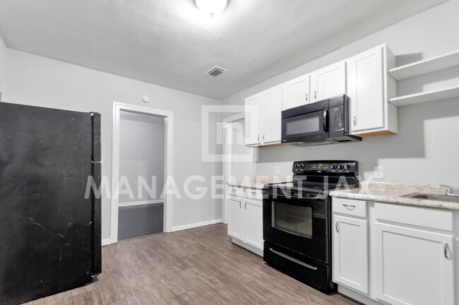 Building Photo - 1279 W 20th St
