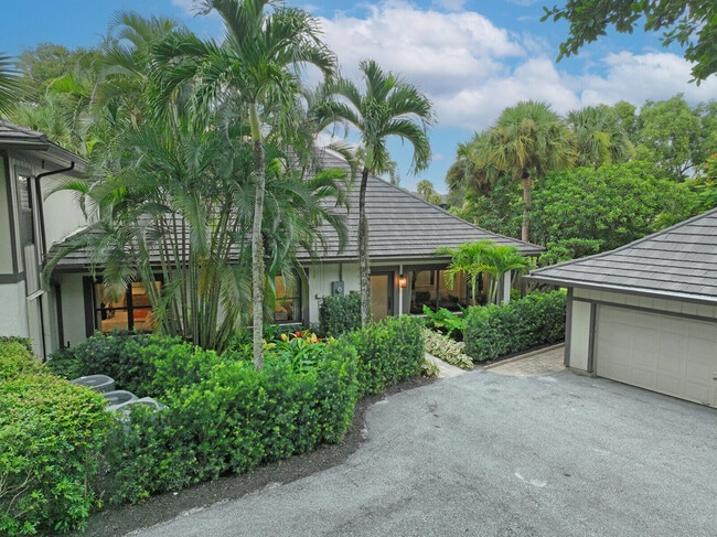 Building Photo - 2735 Polo Island Dr