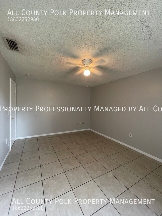 Building Photo - Nice 2 Bedroom 1 Bathroom Duplex in North ...