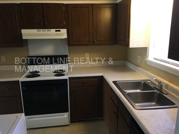 Foto del edificio - 5827 Hunting Ridge Ln