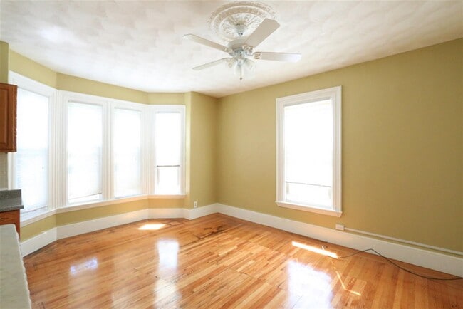 Building Photo - 58 Vinal Ave