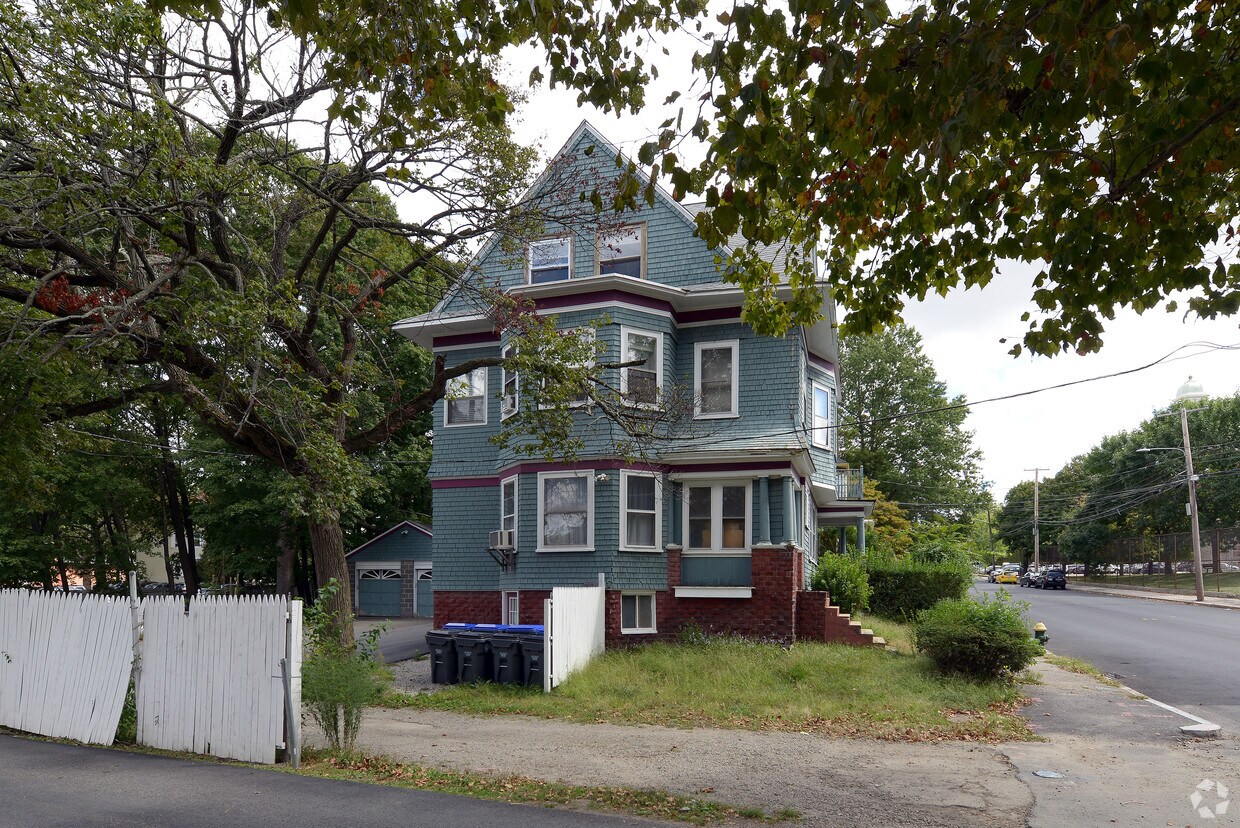 Building Photo - 104 Olney St