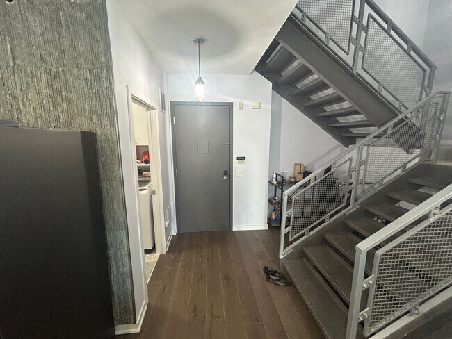 Foto del edificio - 614 S Troy St