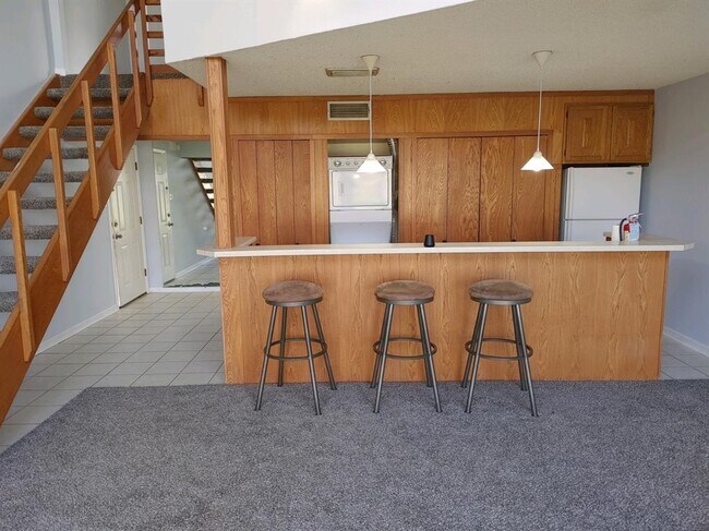 Building Photo - 24468 Country Club Dr