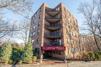 Building Photo - 1450 Palisade Ave