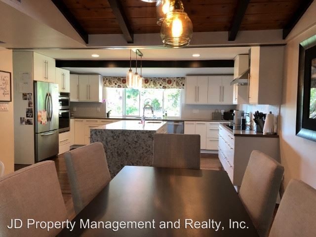 Foto del edificio - 3 br, 3 bath House - 9345 Golondrina Dr