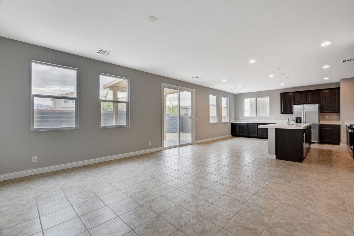 Foto principal - Stylish 3-Bedroom Home with Upgraded Kitch...