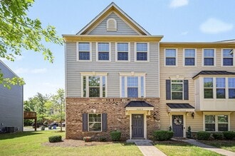 Building Photo - 4035 Zilker Park Dr