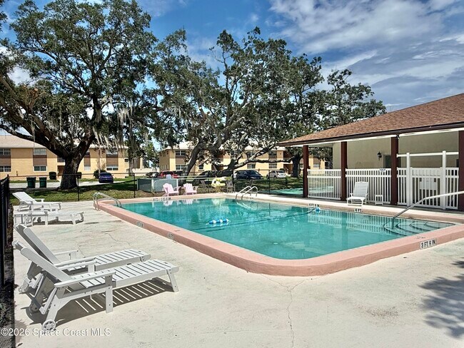 Foto del edificio - 3135 Shady Dell Ln