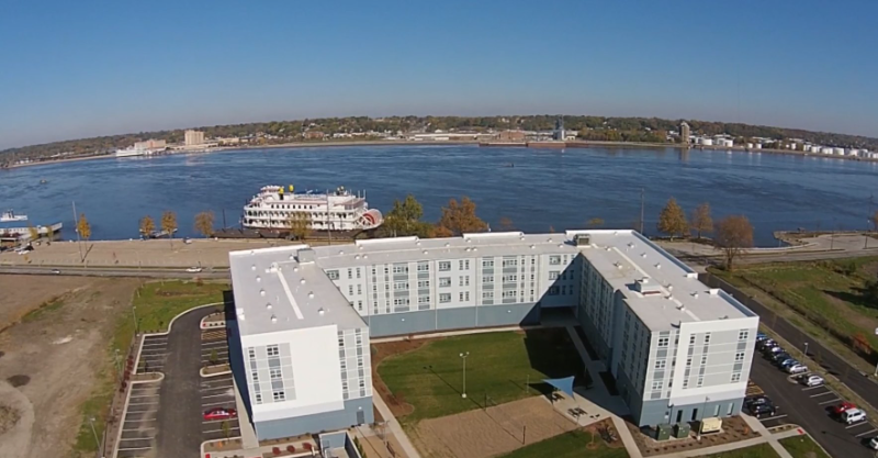 Primary Photo - 2900 River Dr