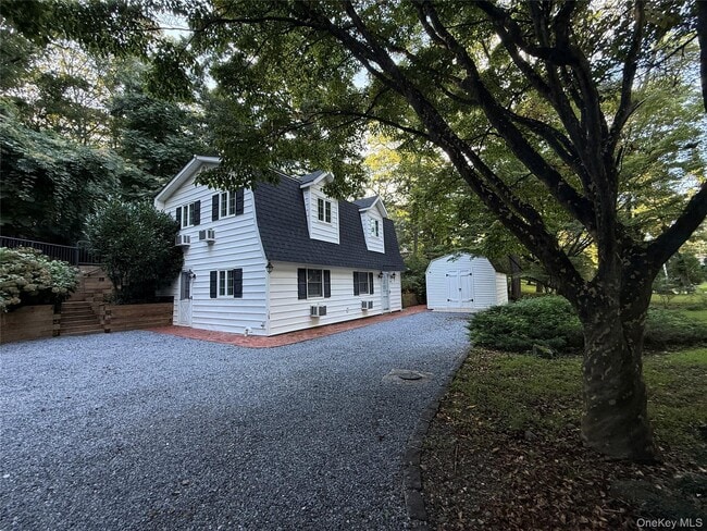 Building Photo - 70 Rinaldo Rd