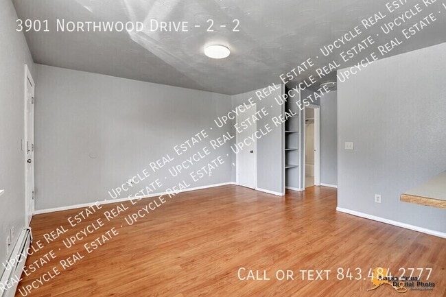 Building Photo - 3901 Northwood Dr