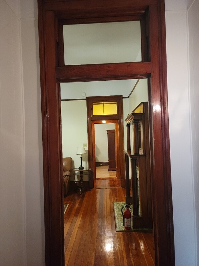 Building Photo - 4514 Prytania St