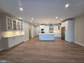 Building Photo - 170 Harrier Wy