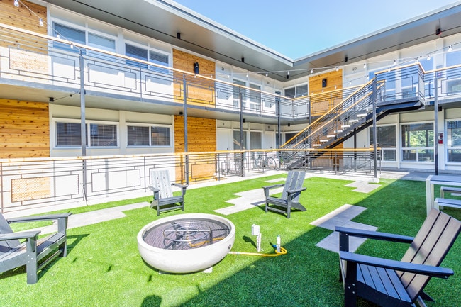 Building Photo - Century at Sugar House