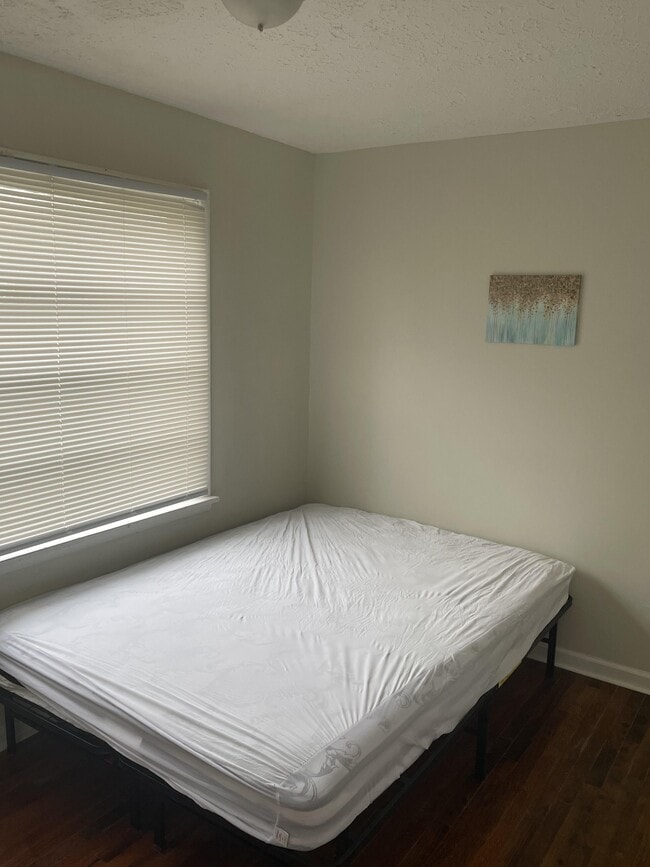 Foto del edificio - 4301 East 21st St