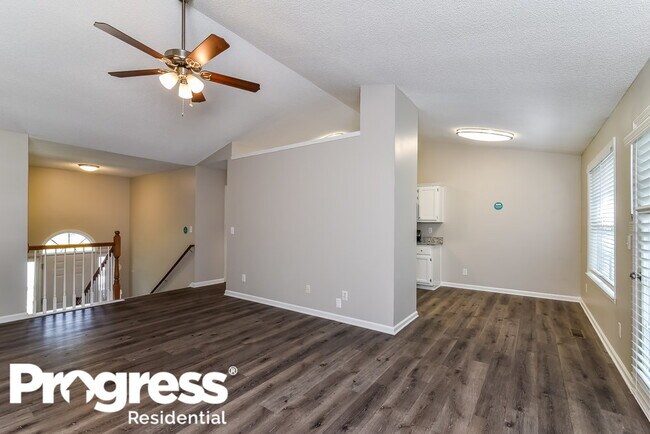 Building Photo - 2641 Fort Apachee Ct