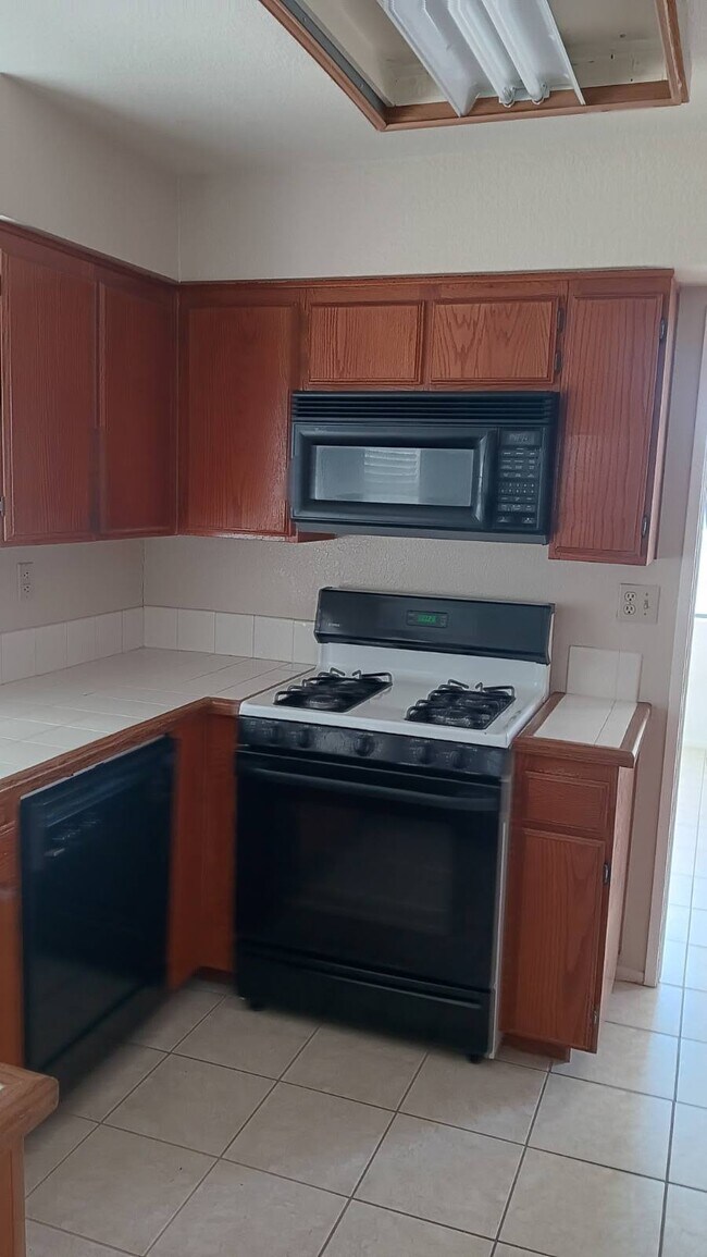 Foto del edificio - 39640 Wild Flower Dr