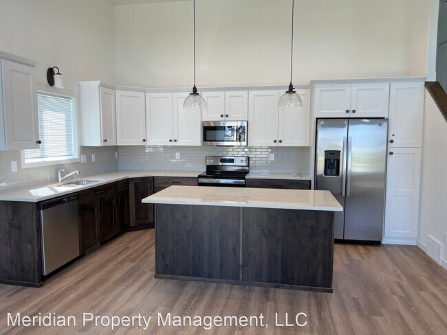 Foto del edificio - 3 br, 2 bath House - 1102 46th Ave S