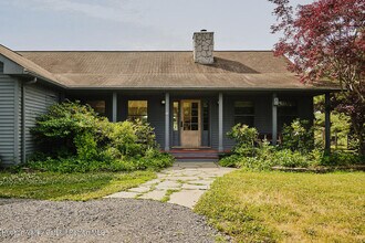 Building Photo - 90 Reuter Rd
