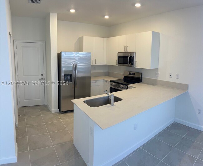 Foto del edificio - 2651 SE 24th Dr