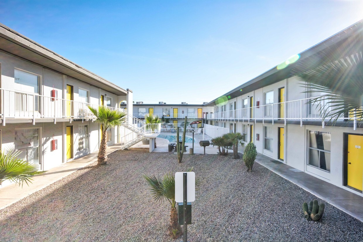 Foto del edificio - 919 N Alvernon Way