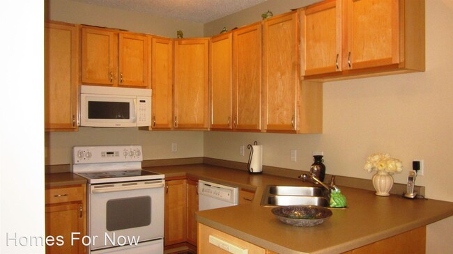 Building Photo - 3 br, 3.5 bath House - 5052 Yuma Lane North