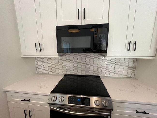 Foto del edificio - 3 Bed 3 Bath Condo Located in Golf Club Gated Community