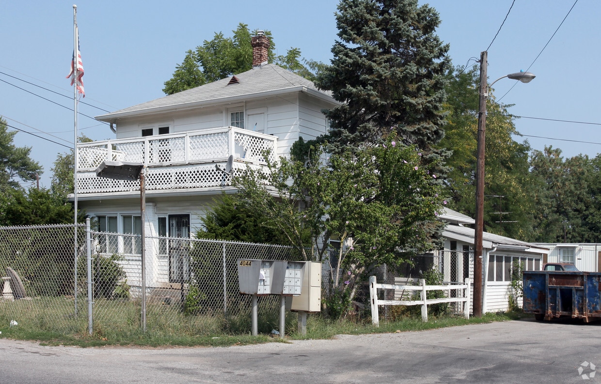 4044 W Michigan St, Indianapolis, IN 46222 Apartments in Indianapolis