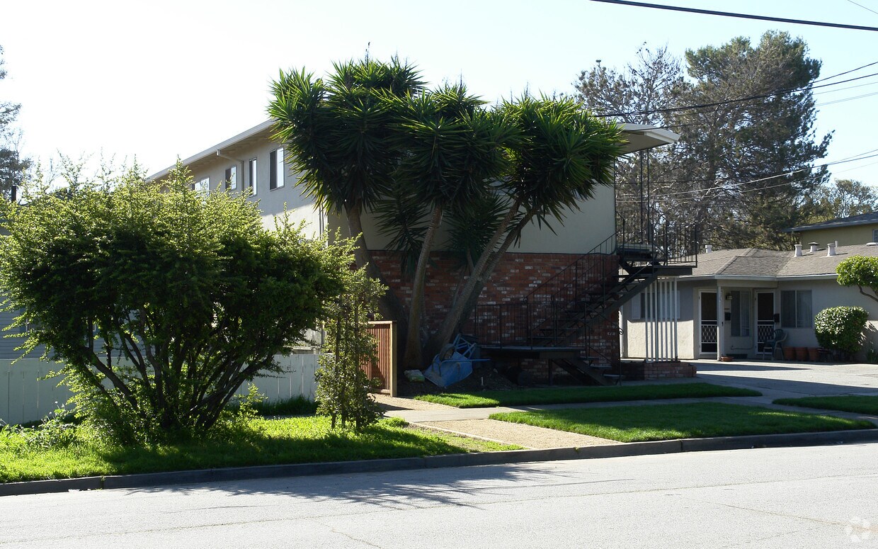 Foto del edificio - 334 Standish St