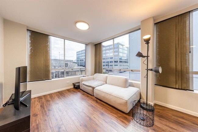 Building Photo - 1212 Guadalupe St