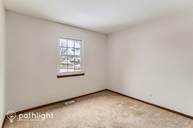 Building Photo - 1085 Chelsea Ln