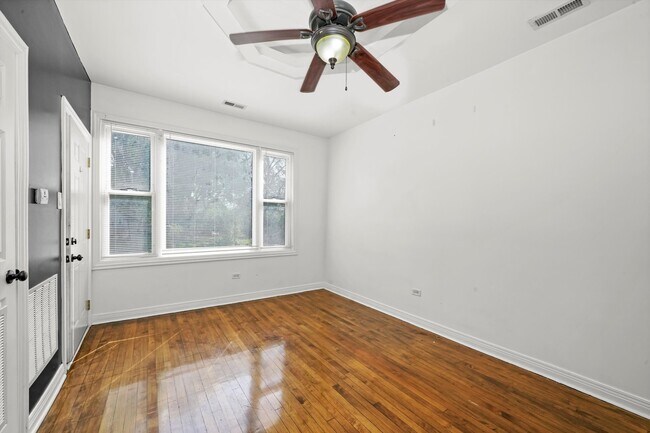 Building Photo - 5150 S Honore St