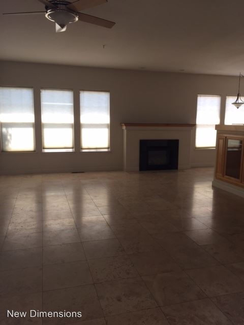Building Photo - 6652 Aston Cir