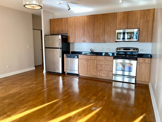 Foto del edificio - 565 W Quincy St