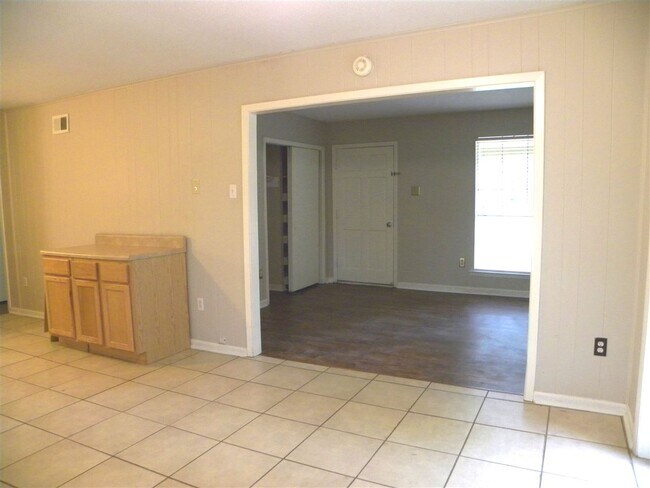 Foto del edificio - 983 Poplar Leaf Rd