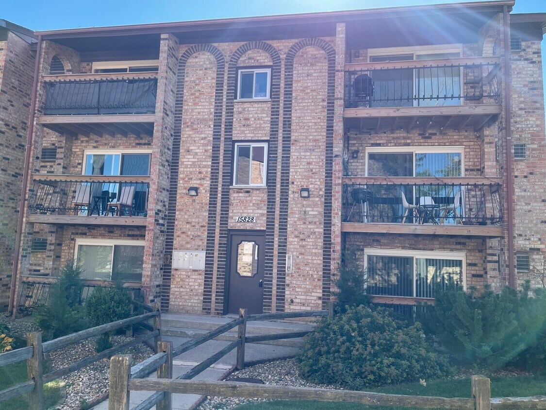 15828 Orlan Brook Dr Unit 1A, Orland Park, IL 60462 Room for Rent in
