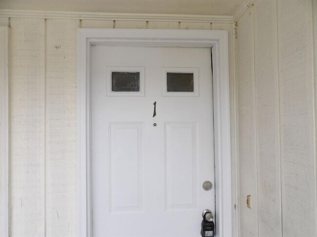 Building Photo - 75 Ashwood Ct