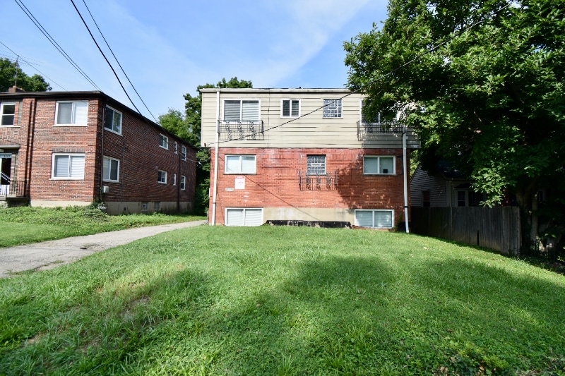 6305 Englewood Ave Unit 3, Cincinnati, OH 45237 Room for Rent in