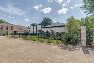 Building Photo - 14132 Bluebird Ln