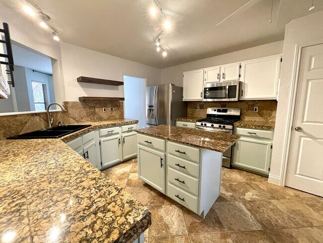 Foto del edificio - 410 Cluck Creek Trail