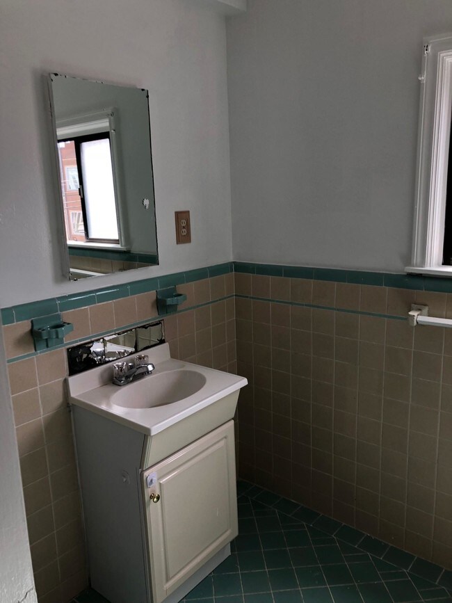 Building Photo - 1 bedroom in San Francisco CA 94110