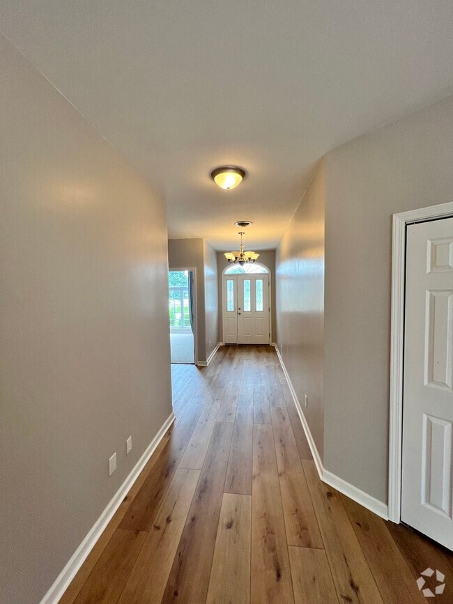 Building Photo - 1032 Villa Ct