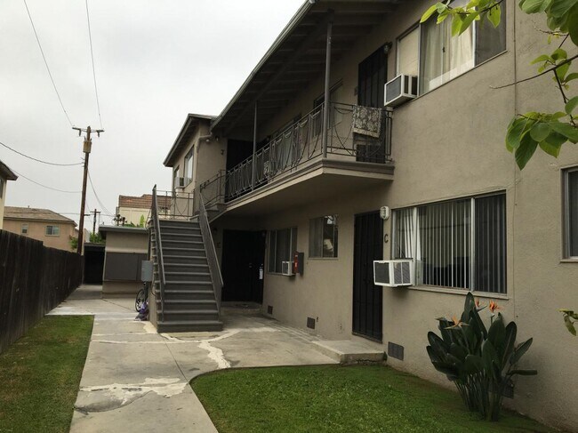 Building Photo - 214 N Nicholson Ave