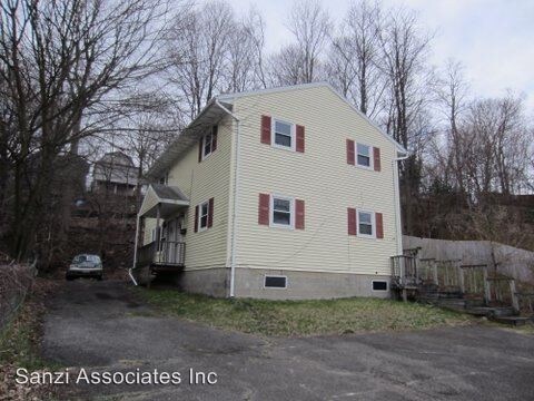 Primary Photo - 67 Staples St