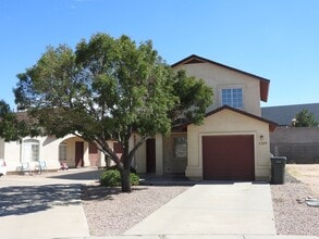 Building Photo - 3325 Armour Ln