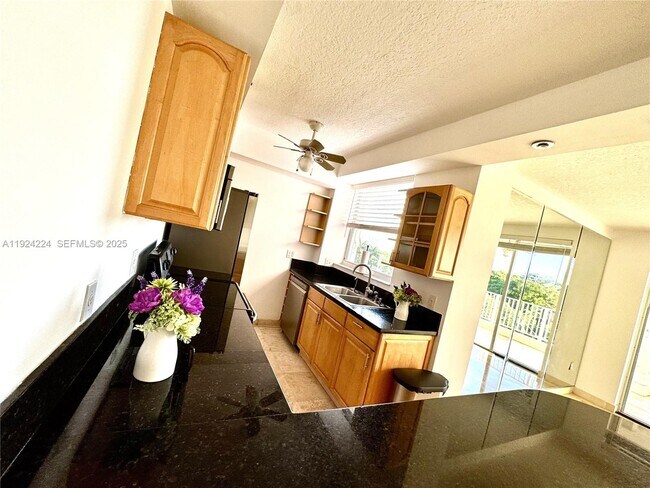 Foto del edificio - 1824 Brickell Ave