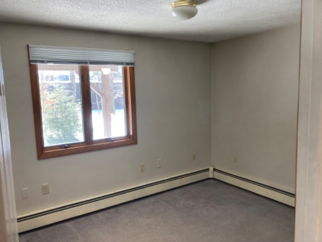 Building Photo - 1187 New Hampshire Rte 175