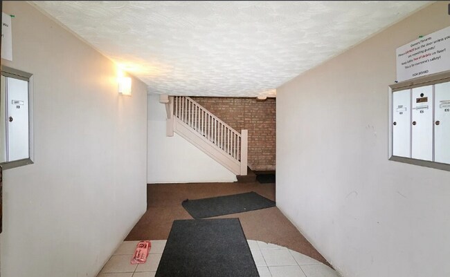 Foto del edificio - 7223 S Euclid Ave