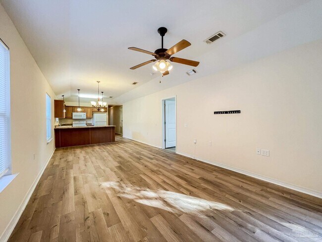 Building Photo - 5853 Bilek Dr